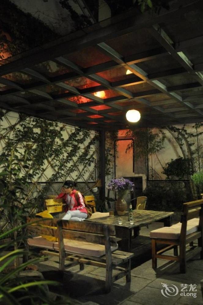 Four Seasons Youth Hostel 大理市 エクステリア 写真